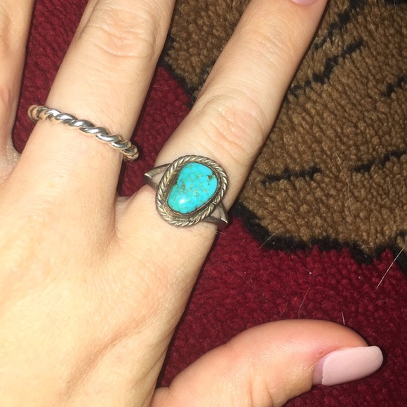 Vintage Jewelry - Native American Turquoise Sterling Ring